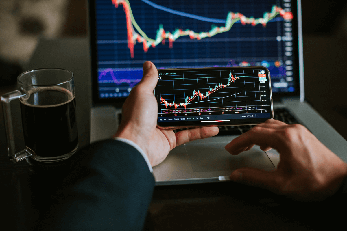 Volatility Controlled Indexes Vs Unmanaged Indexes: What's The 